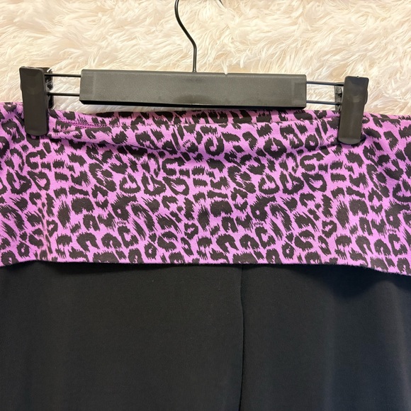 PINK By Victoria’s Secret | Black Yoga Pants with Pink Leopard Print Waistband 💜 - Picture 6 of 16